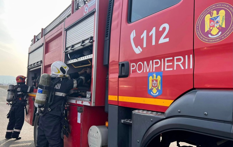 Țeavă de gaze spartă în Râmnicu Vâlcea. Pompierii intervin de 24 de ore pentru a asigura zona
