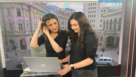 Fotografie de pe pagina de Facebook a Ioanei Constantin, în prima săptămână la B1TV