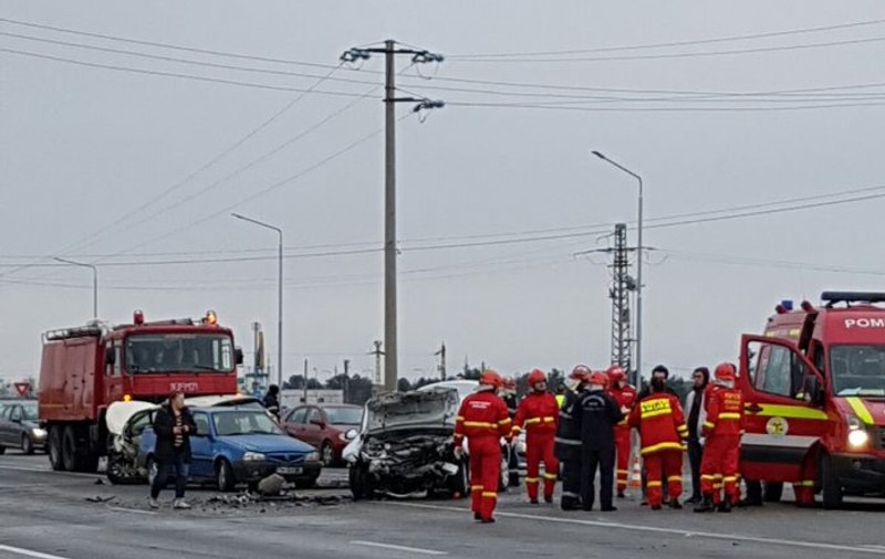 Accident pe DN1 între Ploiești și Brașov. O persoană a murit și alte trei au fost rănite, după un carambol cu trei mașini