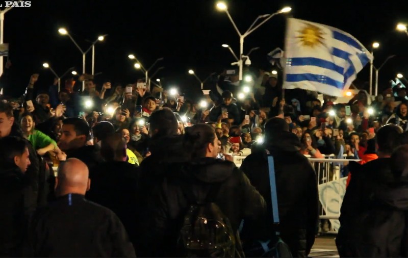 Uruguayenii, primiți ca eroii, la revenirea acasă. Francezii i-au eliminat pe celești, în ”sferturi” / VIDEO