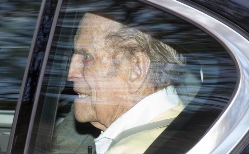 Prințul Philip, la externarea din spital, în luna martie FOTO: EPA
