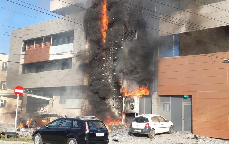 Incendiu puternic la o sală de sport din Iași. Mai multe persoane au fost evacuate