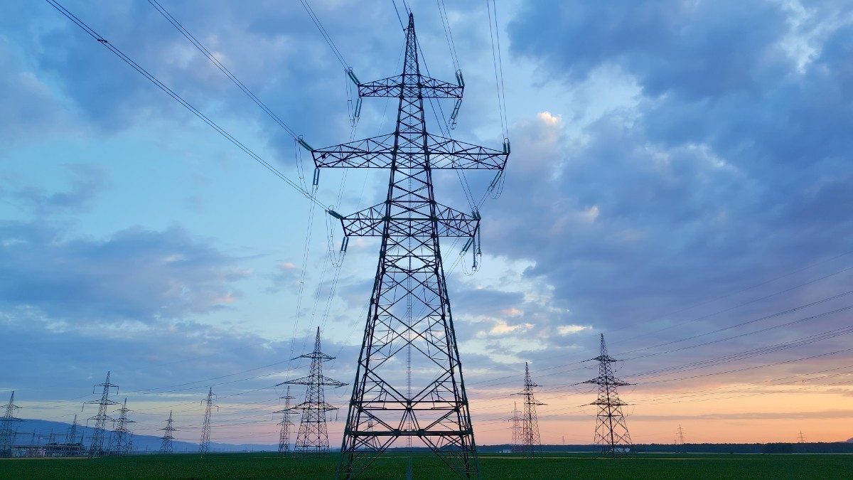 Prețurile energiei electrice au înregistrat luni creșteri spectaculoase în Europa, inclusiv în România, unde maximul zilei a ajuns la aproape 3.500 lei/MWh. Sursă foto Shutterstock