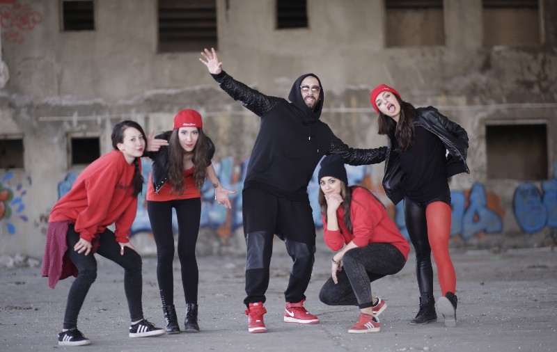 PREMIERĂ LIBERTATEA.RO | "Din studio", CRBL lansează un nou single