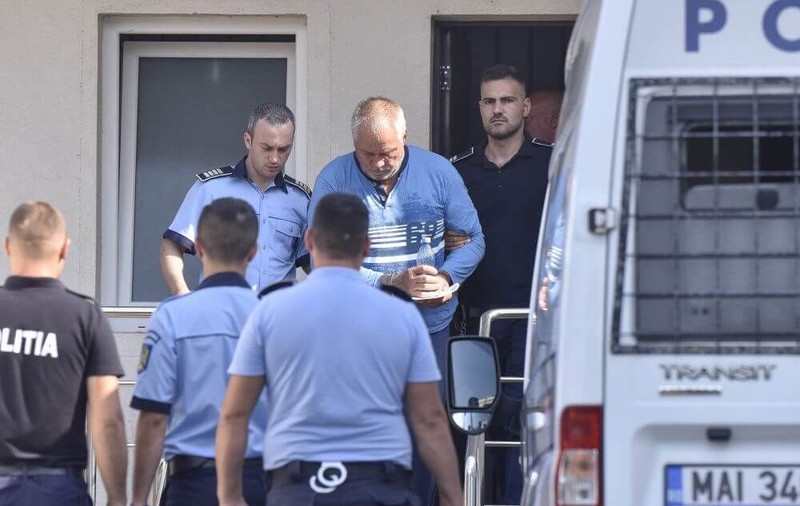 Gheorghe Dincă, adus la Curtea de Apel Craiova. Avocat: „Suspiciuni există din partea anchetatorilor cu privire la alte crime”