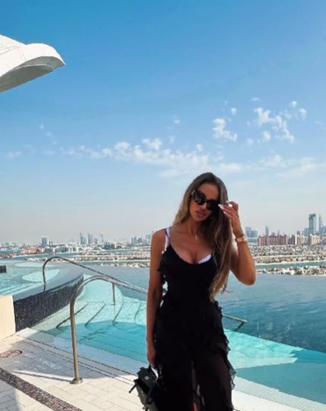 Bianca Drăgușanu și Gabi Bădălău au ajuns din Dubai în Maldive. Cum a apărut pe plajă, în costum de baie, iubita omului de afaceri
