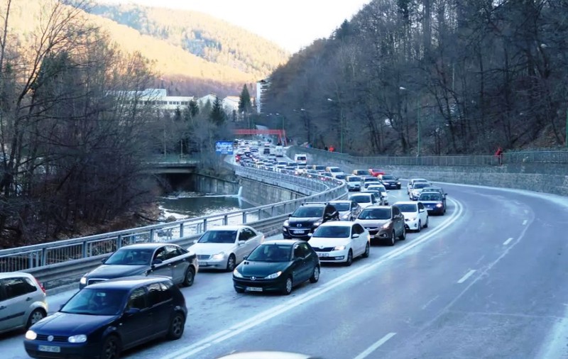 Rute auto alternative spre munte. Cum scapi de aglomerație spre munte