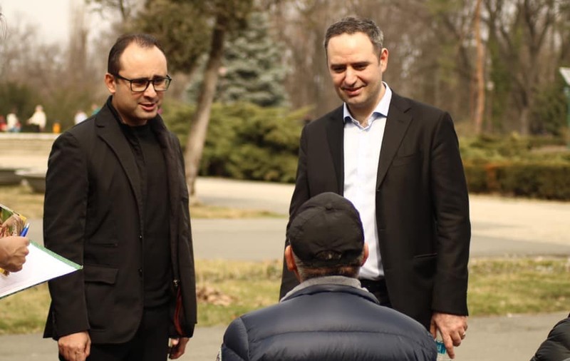 Cristian Buşoi renunţă la şefia PNL Bucureşti, pentru a se ocupa de campania electorală. Tensiuni între conducerea centrală şi liderii din organizaţie