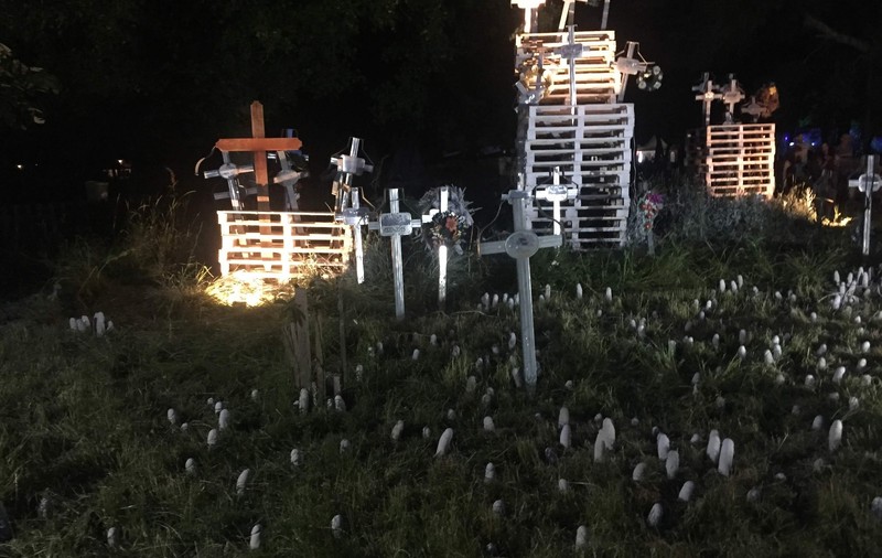 Expoziție controversată, cu penisuri, cruci și cranii la un festival din Timișoara/ FOTO