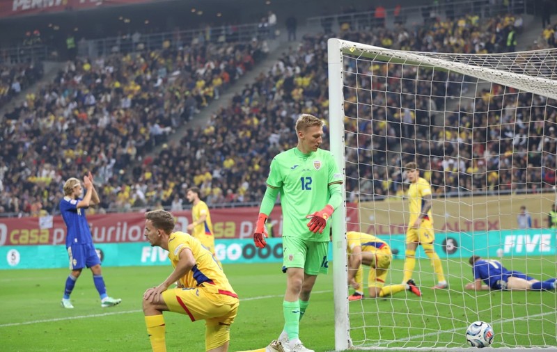 Victor Gyokeres, atacantul lui Arsenal, a marcat în minutul 13. Portarul Otto Hindrich, învins după ce mingea a lovit inițial bara Sursa foto: Dumitru Angelescu