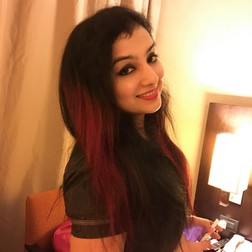 Pilotul Hana Khan