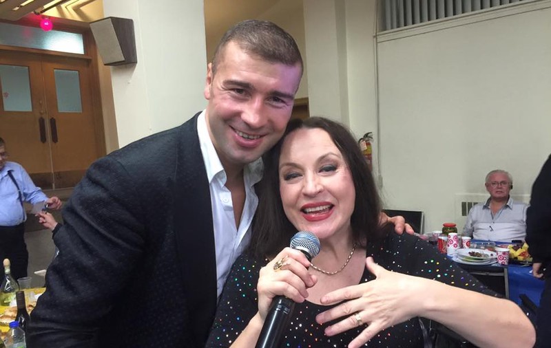 Lucian Bute, duet cu Maria Dragomiroiu! Fostul campion mondial la box a cântat pentru românii din Canada