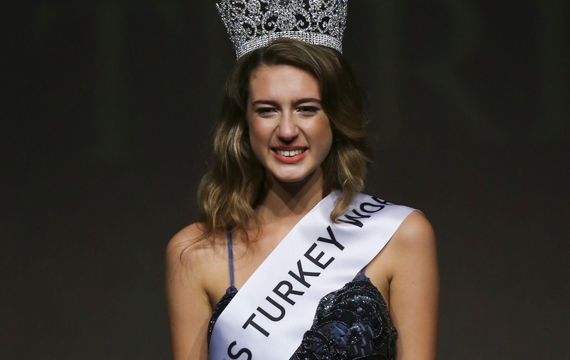 Miss Turcia a pierdut titlul din cauza unui mesaj postat pe Twitter