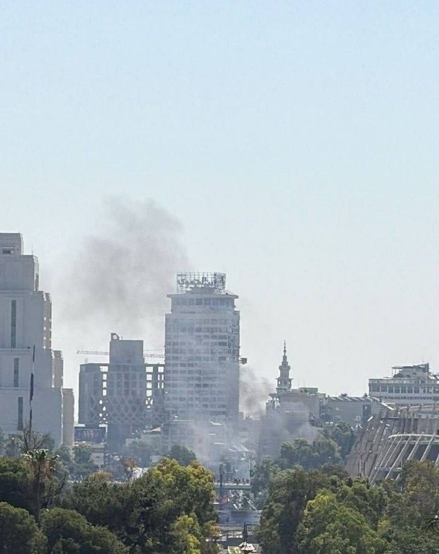 Explozii la Damasc, lângă hotelul în care este cazat Emmanuel Macron, aflat în vizită în Siria