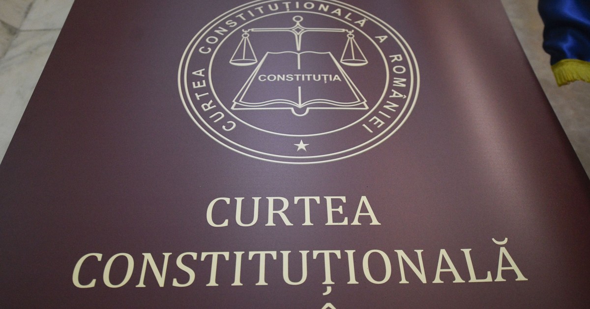 Poză cu sigla Curții Constituționale a României.