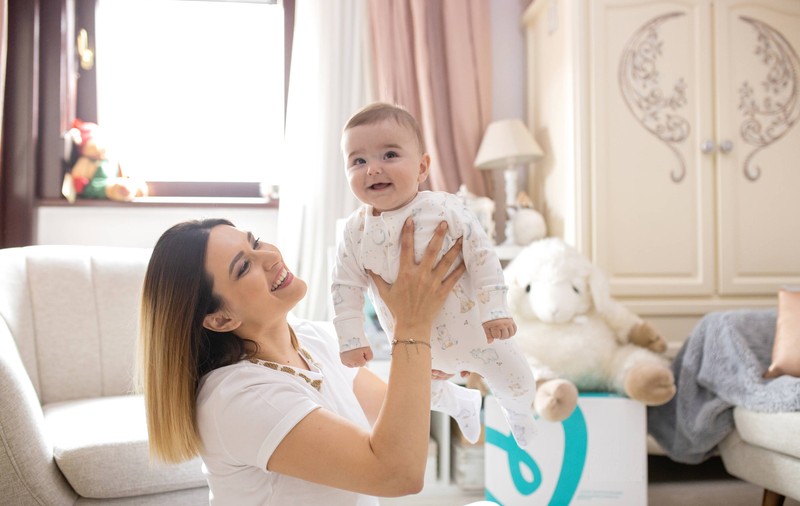 Cum a petrecut Ela Crăciun primul Paște alături de familia completă