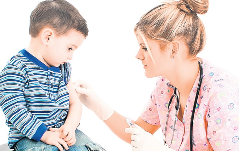 Medicii ne sfătuiesc să luăm din timp măsuri împotriva gripei: vaccinaţi copiii când intră în colectivitate!