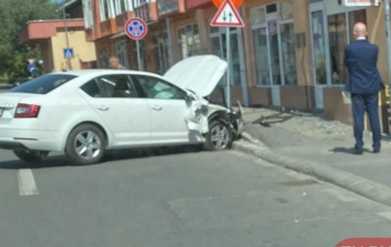 Subprefectul Sălajului s-a urcat băut la volan şi a provocat un accident. Reacţia acestuia: "Totul este bine"
