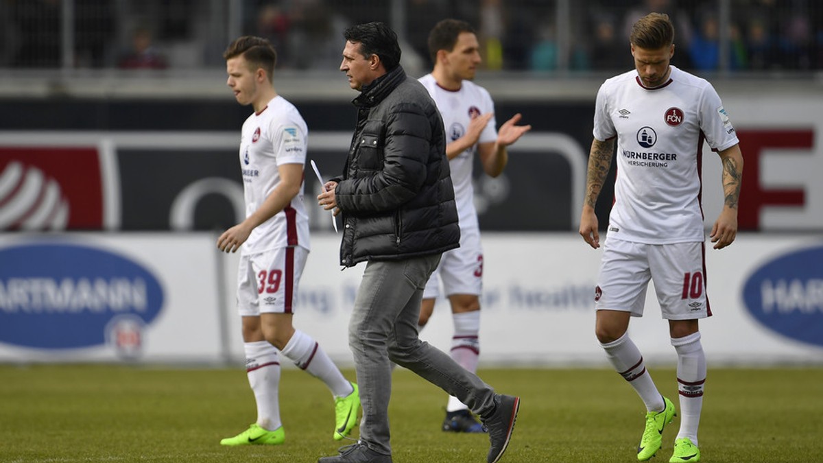 BILETUL ZILEI la pariuri vine din ligile secunde. Germania și Elveția, sub lupă! Nurnberg, fără Laszlo Sepsi. În imagine, jucătorii de la FC Nurnberg.
