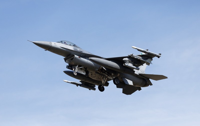 De ce trimite România avioane F-16 după dronele rusești și nu le doboară cu sisteme de la sol. Generalul Virgil Bălăceanu: „Putem compara costul unei rachete cu viața oamenilor?”