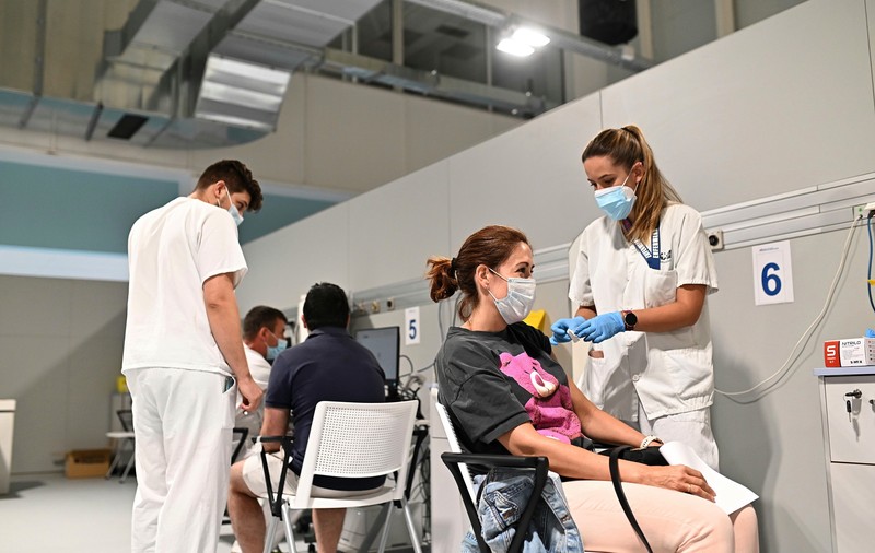 Spania va administra a patra doză de vaccin anti-COVID