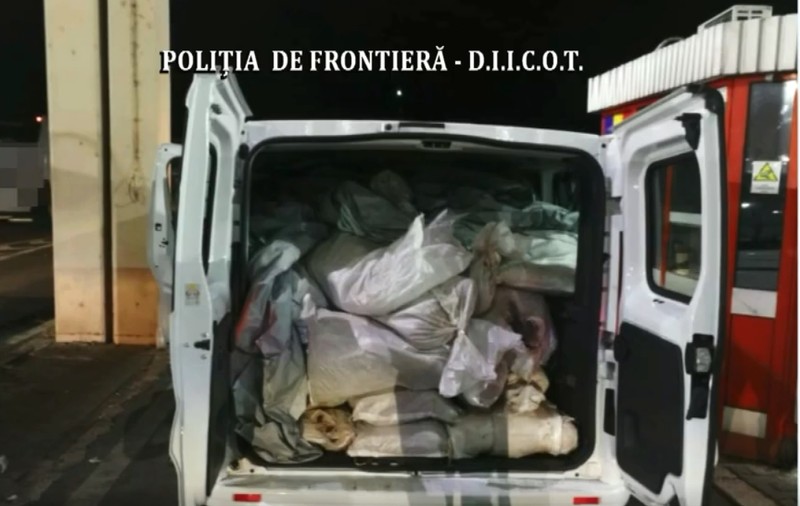 Un sârb a fost prins în vama Giurgiu cu 750 de kilograme de canabis! Drogurile valorau 9 milioane de euro pe piața neagră