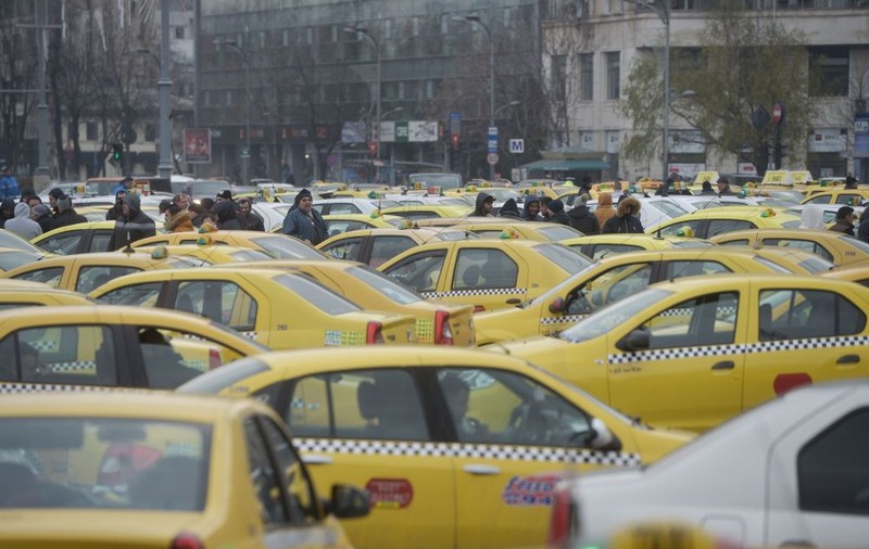 HARTĂ | Zonele din București cu cele mai multe comenzi la taxi în perioada Crăciunului. Numărul solicitărilor a explodat față de anul trecut!
