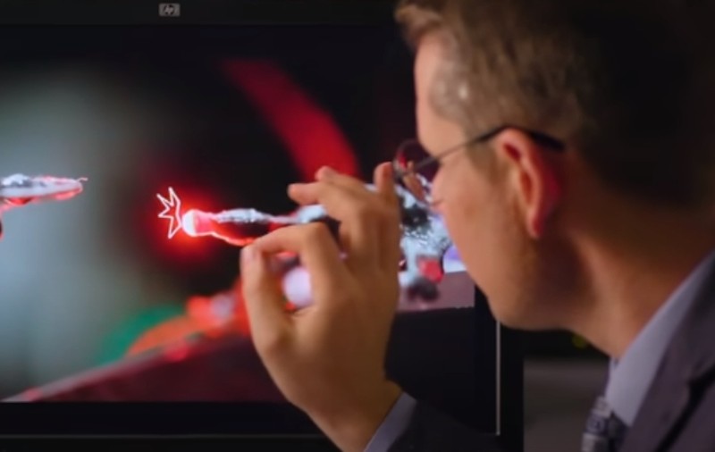 VIDEO. Experţii în holograme pot crea acum imagini reale, care se mişcă fizic în spaţiu: „Ca o imprimantă 3D de lumină”