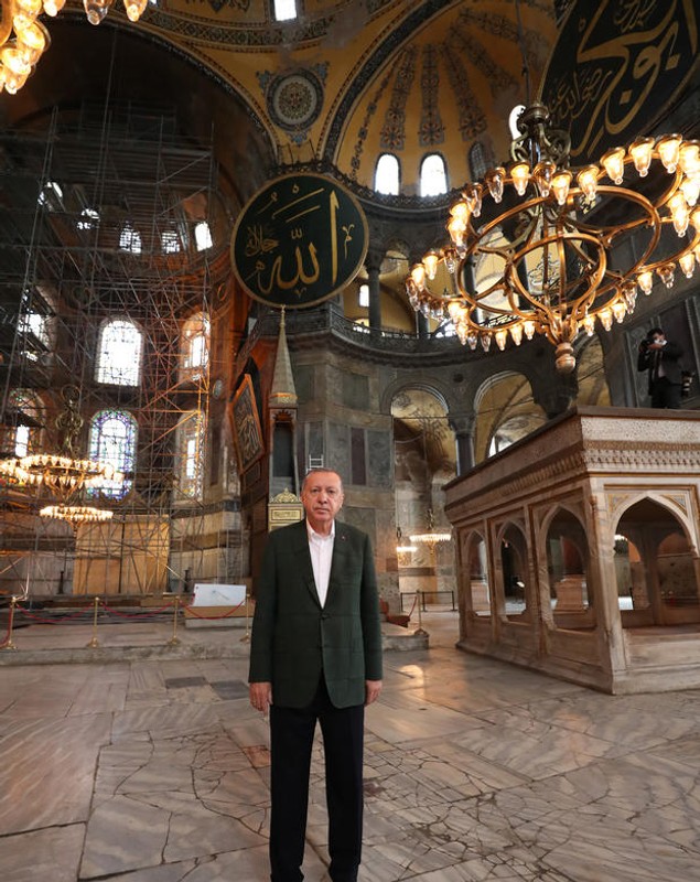 Erdogan a inspectat lucrările de reconversie a interiorului bazilicii Hagia Sofia din Istanbul. Prima rugăciune musulmană colectivă, pe 24 iulie