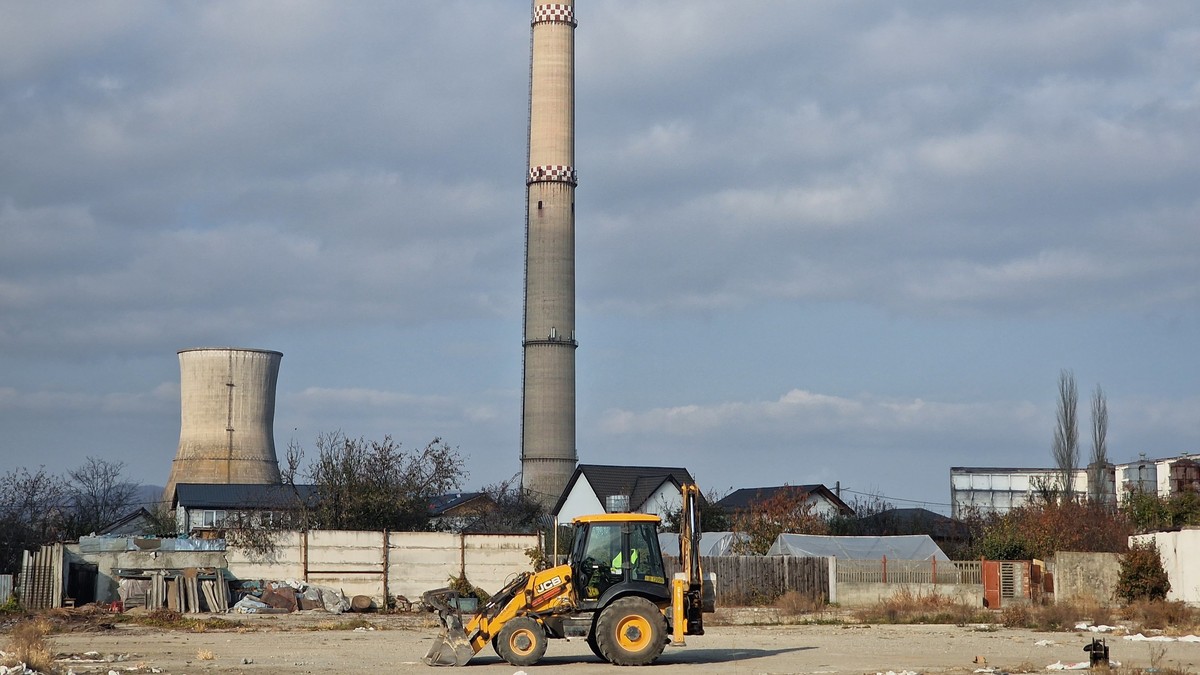 Fosta termocentrală pe cărbune din Doiceşti a funcţionat din 1953 până în 2009. După închidere, a trecut prin toate etapele destrămării, începând cu vânzarea la un preţul modic şi terminând cu demolarea
