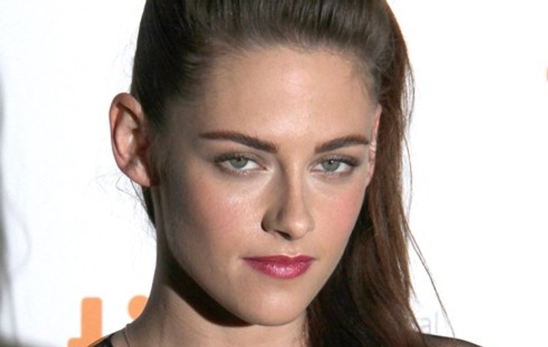 Kristen Stewart, un pachet de nervi! Vezi cui a făcut circ la aeroport!
