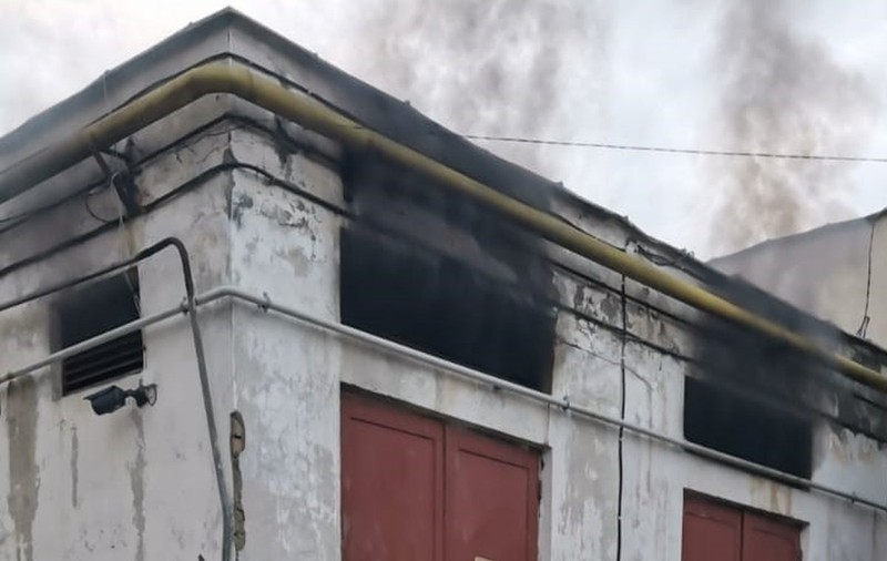Incendiu în curtea Spitalului Municipal Dej. Pompierii au intervenit cu două autospeciale