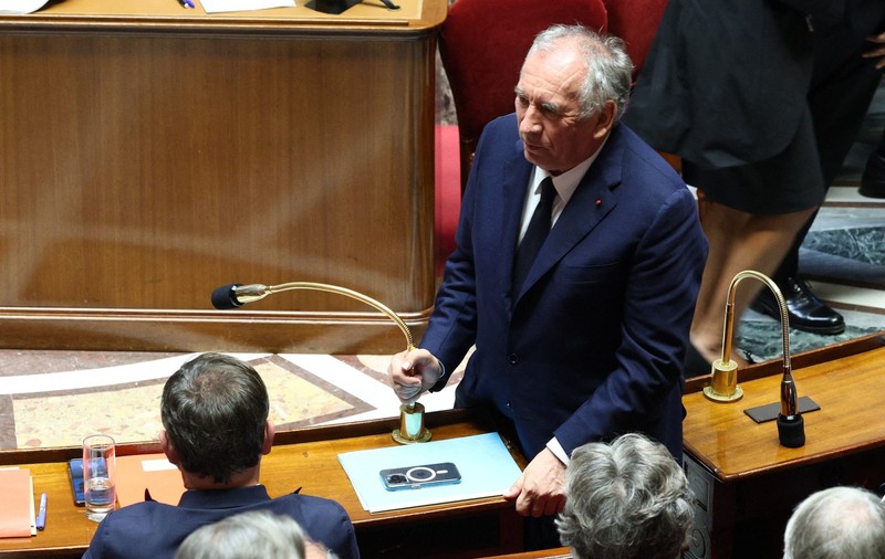 Guvernul lui François Bayrou a pierdut votul de încredere și a picat. Criza politică se adâncește în Franța: extrema dreaptă cere demisia lui Emmanuel Macron