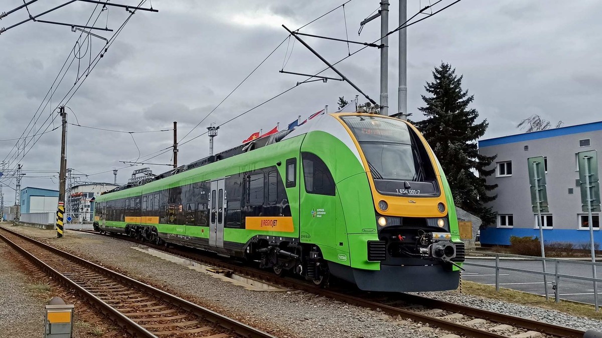 Tren produs de polonezii de la PESA