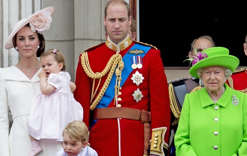 Moment amuzant la Palatul Buckingham: Regina l-a certat pe Prințul William. Află din ce motiv!