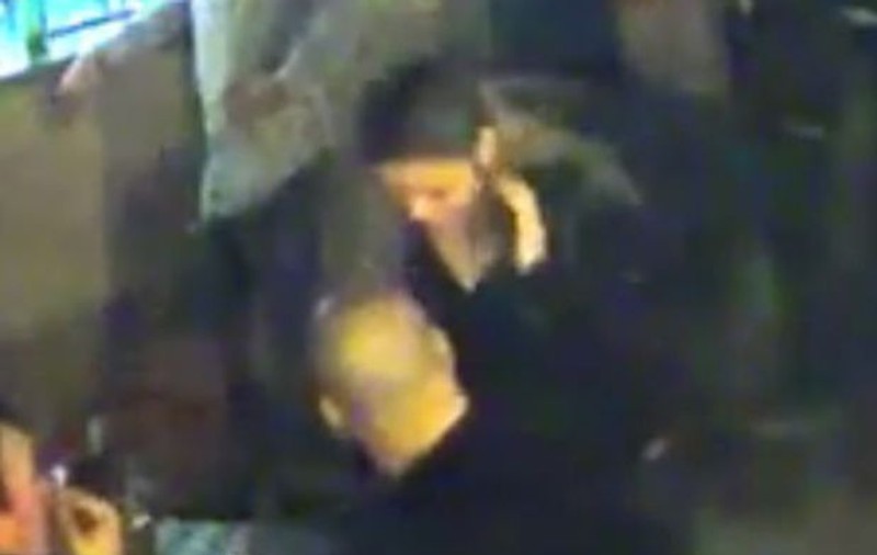 EXCLUSIV / Jandarmul care bea la masă cu interlopul bătăuș nu a intervenit de frică!