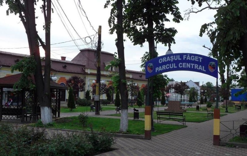 Doi morți de coronavirus în Făget, orașul din Timiș care a intrat duminică în carantină. S-a ajuns la 52 de cazuri de COVID-19