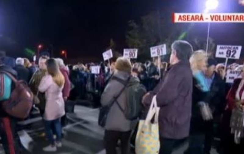 Reacțiile pelerinilor din Voluntari care au plecat la Sfânta Parascheva. "Să trăiască primarul, cum îl cheamă? Pandele" | VIDEO