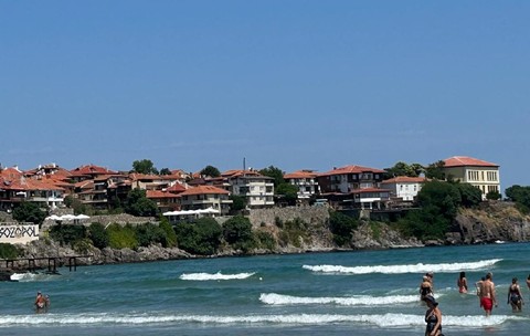 Valurile mari din zona plajei centrale din Sozopol