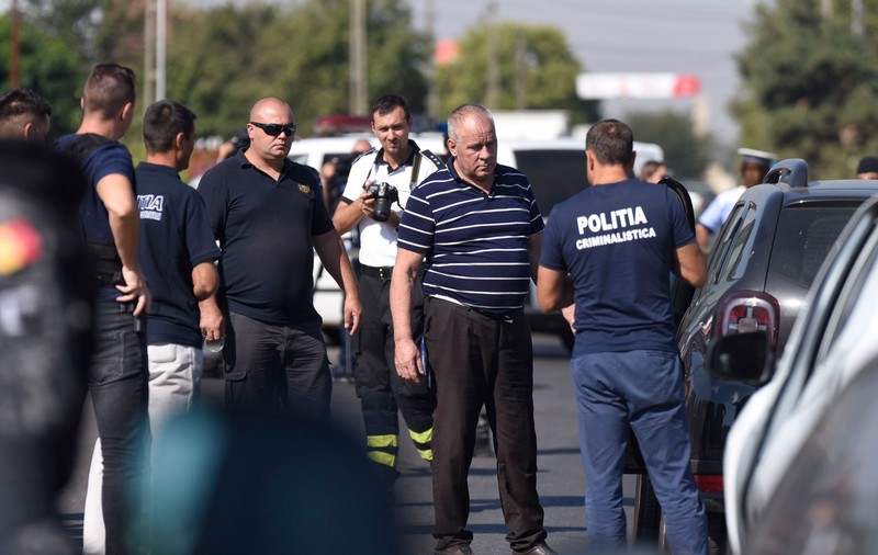 VIDEO | Reconstituirea crimelor de la Caracal. O polițistă joacă rolul Alexandrei. Dincă a fost filmat când cară o păpușă în brațe