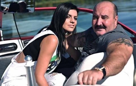 Cum arată vila din Snagov în care locuiește Nuțu Cămătaru alături de Claudia Brazilianca. Imagini rare din proprietatea de pe malul lacului