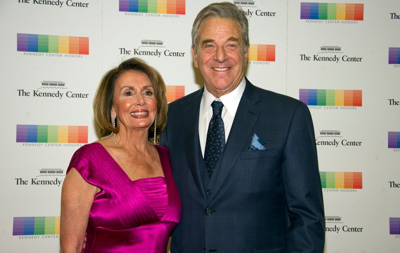 În ce stare se află Paul Pelosi după operație. Atacatorul care l-a lovit în cap cu un ciocan o căuta pe Nancy Pelosi