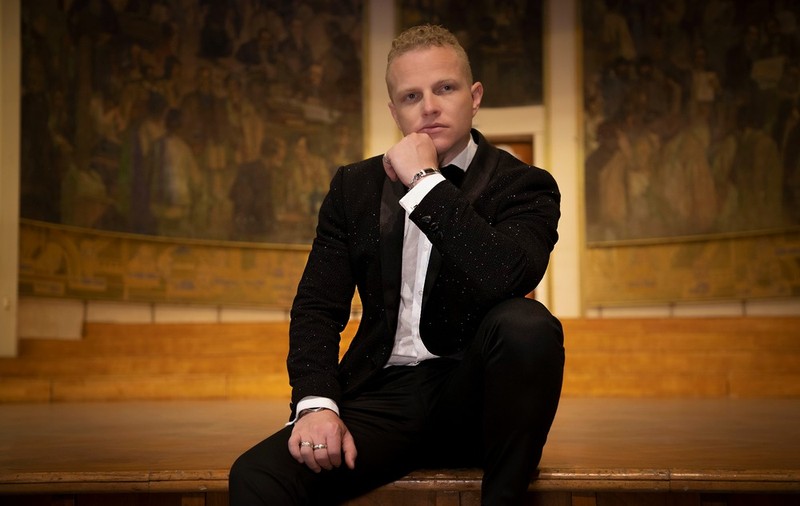 Apariţie surpriză a tenorului ŞTEFAN von KORCH la Noaptea Dansului 2024 – cel mai mare eveniment de dans urban din ţară