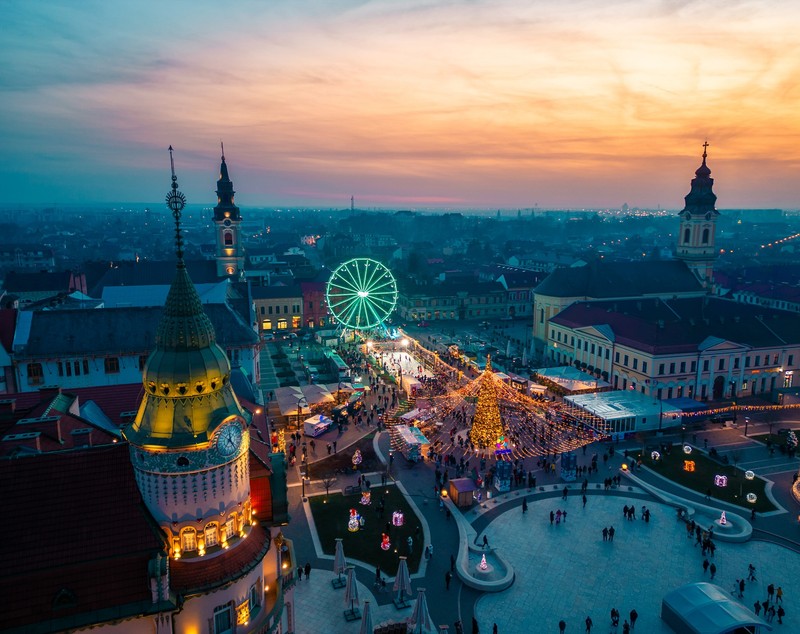 Târgul de Crăciun Oradea 2024. O zonă specială pentru food truck și 31 de căsuțe cu obiecte de cult, lemn, lut și ceramică
