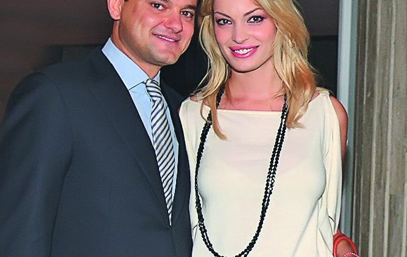 Staruri fără secrete / Valentina Pelinel îşi duce soţul la New York