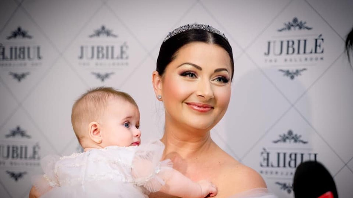 Gabriela Cristea a ajuns cu fetița cea mică de urgență la spital