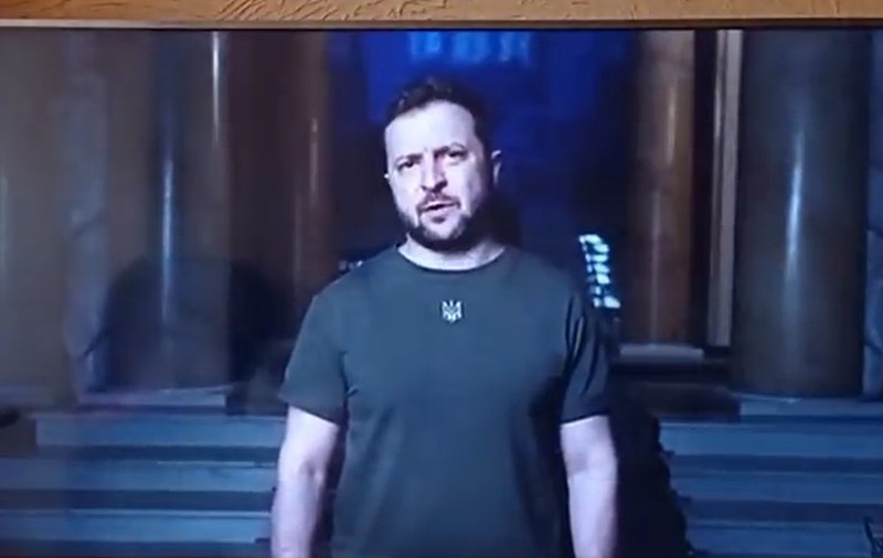 Zelenski a apărut pe ecranele televizoarelor din Crimeea, după ce hackerii ucraineni au atacat televiziunea locală