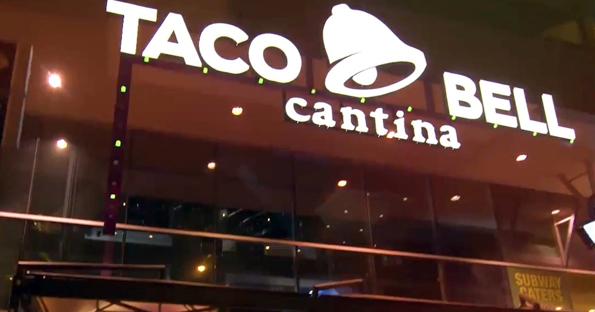 Taco Bell își deschide astăzi primul restaurant din România, acesta fiind localizat în mall-ul Băneasa Shopping City. Logo restaurant Taco Bell