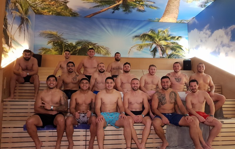 Rugbiștii de la CSM București și-au etalat tatuajele la bazin! ”Tarzan”, lider în junglă