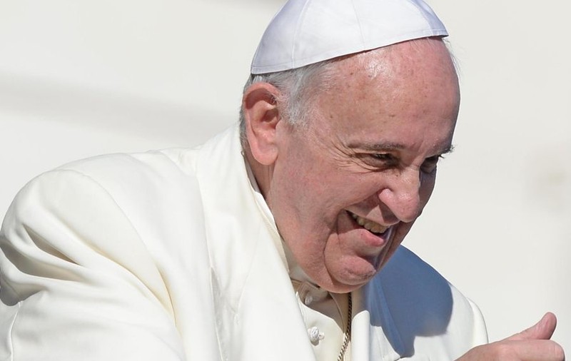 PAPA FRANCISC, DEZVĂLUIRE DE MILIOANE: "Am furat crucea DUHOVNICULUI MEU din SICRIU! O port cu mine şi astăzi!"